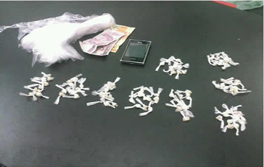 Adolescente de17 anos é detido com 90 pedras de crack