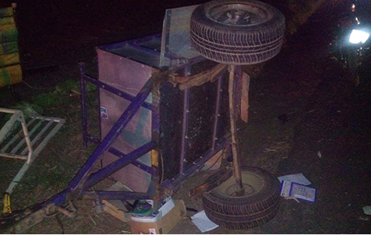 Moto tracionando semi-reboque se acidenta em Itatinga Moto tracionando semi-reboque se acidenta em Itatinga