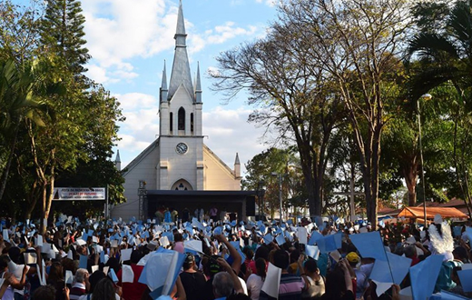Festa de Aparecida de São Manuel 2015 é sucesso Festa de Aparecida de São Manuel 2015 é sucesso