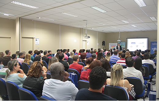 Fórum de Serviços reúne mais de 100 empresários