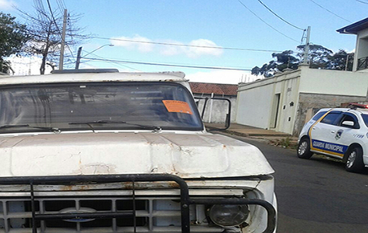 GCM notifica carros que foram abandonados na Cecap