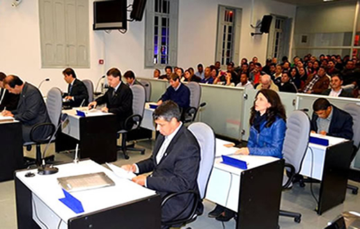 Câmara deve ter manifesto contra salário dos vereadores