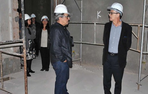 Secretário de estado da Cultura vistoria obras da Pinacoteca