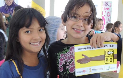 Educação entrega material do Se Essa Rua Fosse Minha