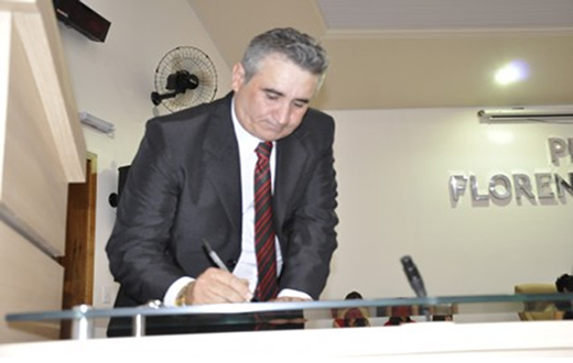 Câmara Municipal de Itaí aprova aumento de salário dos servidores Câmara Municipal de Itaí aprova aumento de salário dos servidores