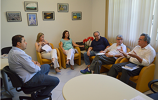 Educadores debatem investimentos para o magistério