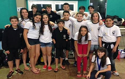 Natação botucatuense traz 29 medalhas de Jaboticabal