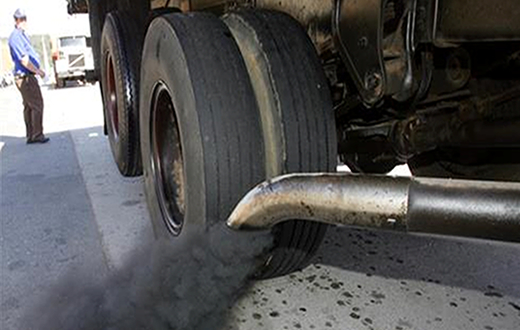 Semutran faz inspeção de gases em veículos a diesel