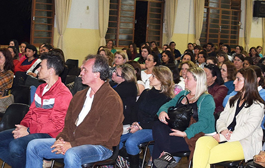 São Manuel discute novo Estatuto do Magistério com os professores São Manuel discute novo Estatuto do Magistério com os professores