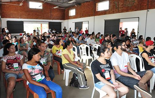 Conferência de Juventude reúne dezenas de pessoas