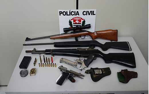DISE apreende espingardas, revólver e fuzil da 2ª  Guerra