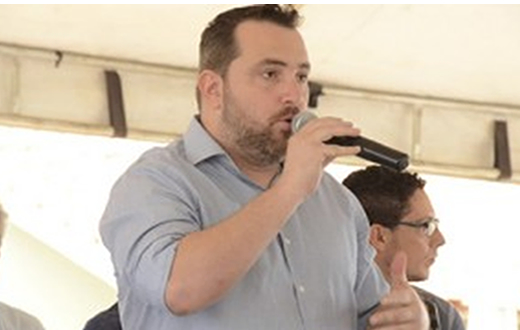 Prefeito de Pederneiras anuncia a construção de 800 novas casas Prefeito de Pederneiras anuncia a construção de 800 novas casas