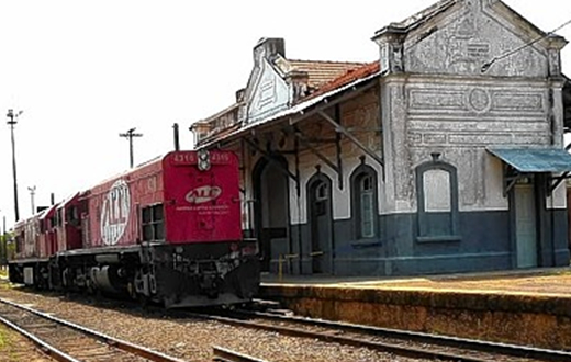 Ladrões invadem locomotiva para furtar rádio amador