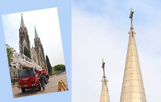 Técnicos avaliam inclinação de torre da Catedral