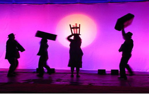 Espaço Neli recebe oficina artística e peça teatral