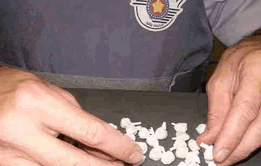 PM flagra trio de adolescentes em ação de tráfico