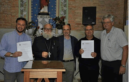 Assinada a concessão do papamóvel ?  Arquidiocese