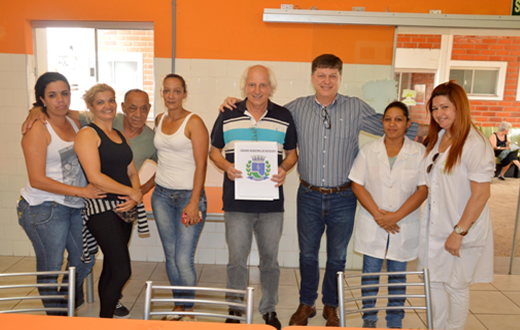 Funcionários do Asilo Padre Euclides recebem homenagem