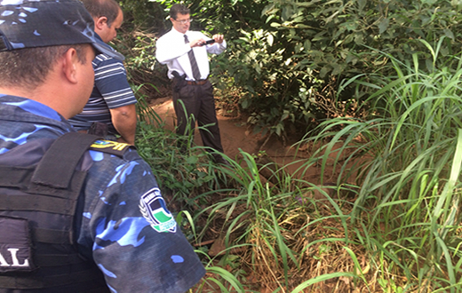 Cadáver encontrado em viaduto ainda não foi identificado