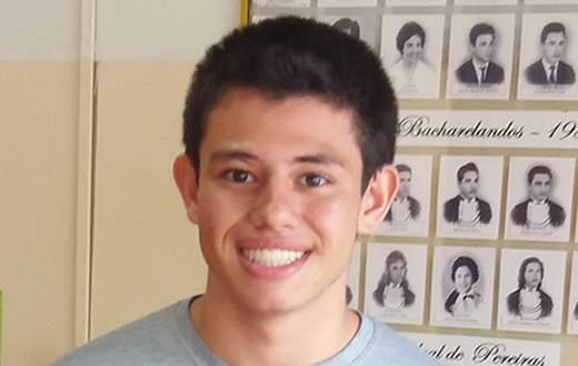 Aluno da Delegacia de Ensino fará concertos em Portugal