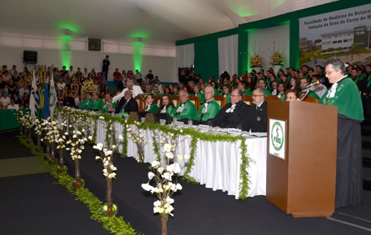 Unesp Botucatu forma sua 48ª Turma de Medicina