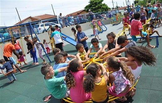 Região Leste recebe Praça Botumirim revitalizada