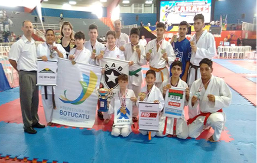 Equipe botucatuense se destaca no Brasileiro de Karatê