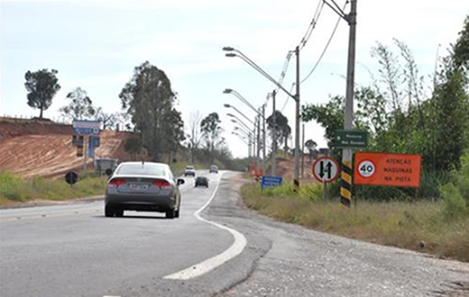 Acidente de transito em rodovia deixa Unesp sem energia