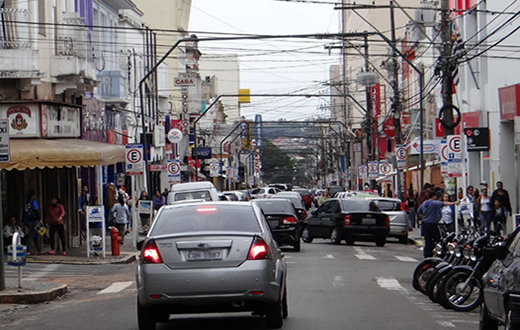 Justiça do Trabalho autoriza abertura noturna do comércio