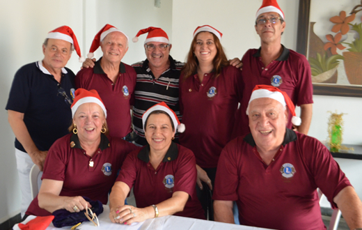 Chá beneficente do Lions Clube atrai dezenas de pessoas