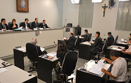 Vereadores apreciam e votam 10 projetos de lei
