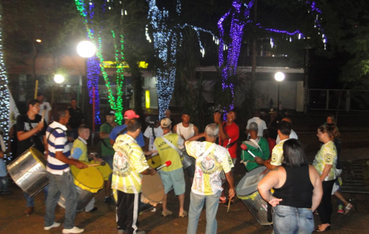 Escolas dão o grito do carnaval 2016 na Praça do Bosque