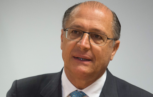 Alckmin sanciona a lei que restringe som alto em carros estacionados
