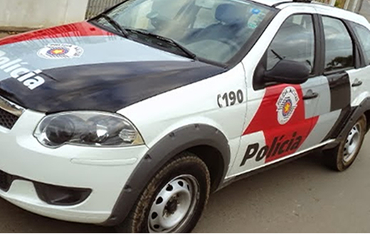 Homem de 64 anos é agredido e roubado em frente ?  filha