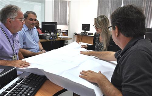 Contrato para construir ginásio paraolímpico é assinado