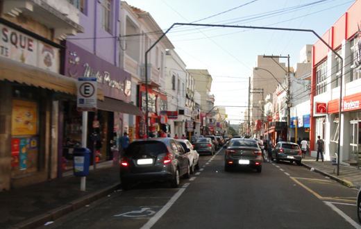 DIG procura ladrões que furtaram a Padaria do Bosque