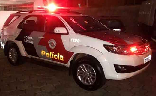 PM flagra casal de adolescentes em ação de traficância