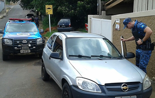 Grupo Ambiental localiza veículo produto de furto