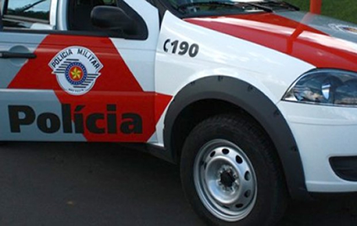 PM acaba hostilizada em apreensão de adolescentes