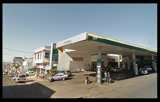 Motoqueiro armado rouba posto na Vila dos Lavradores