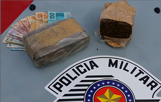 Força Tática da PM apreende 1,946kg de maconha