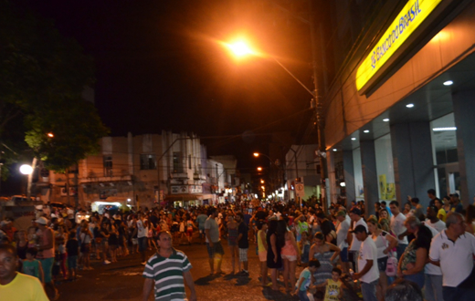 Carnaval leva grande público à Rua Amando de Barros