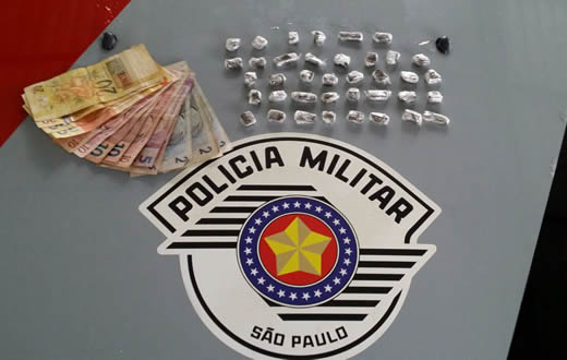 Homem é preso com maconha após cair de bicicleta em fuga