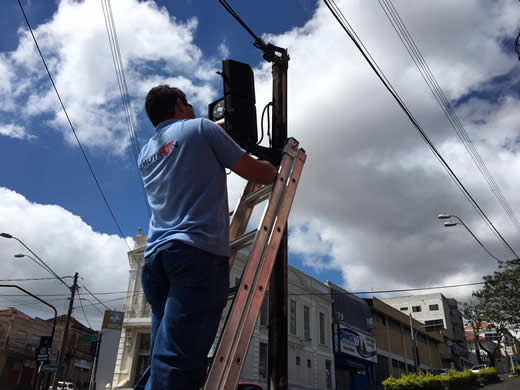 Semutran faz troca de contadores no centro