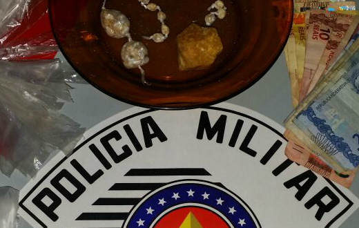 Polícia Militar prende jovem casal por tráfico no Lavapés