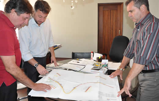 Prefeitura de Botucatu e AES Tietê definem projeto de revitalização da orla do rio bonito