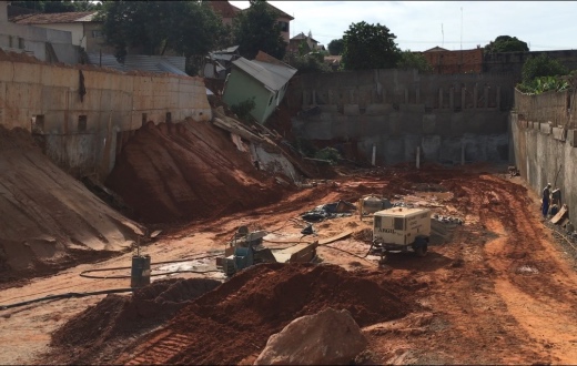 Vídeo: Defesa Civil interdita área na Vila Assunção após desabamento; construtora quer indenizar moradores
