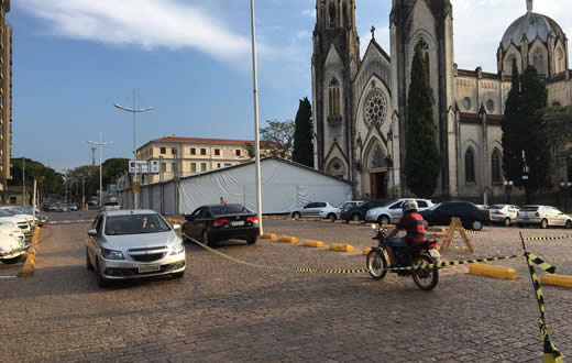 Montagem de estrutura para o aniversário de Botucatu altera trânsito no centro