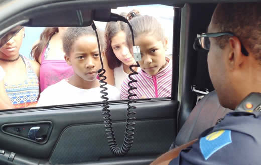 Alunos do programa patrulha da paz visitam a Guarda Municipal