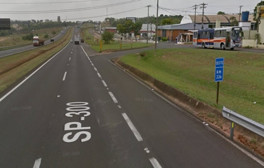 Jovem de 20 anos morre após moto ser atingida por caminhão na Rondon em Bauru; motorista fugiu